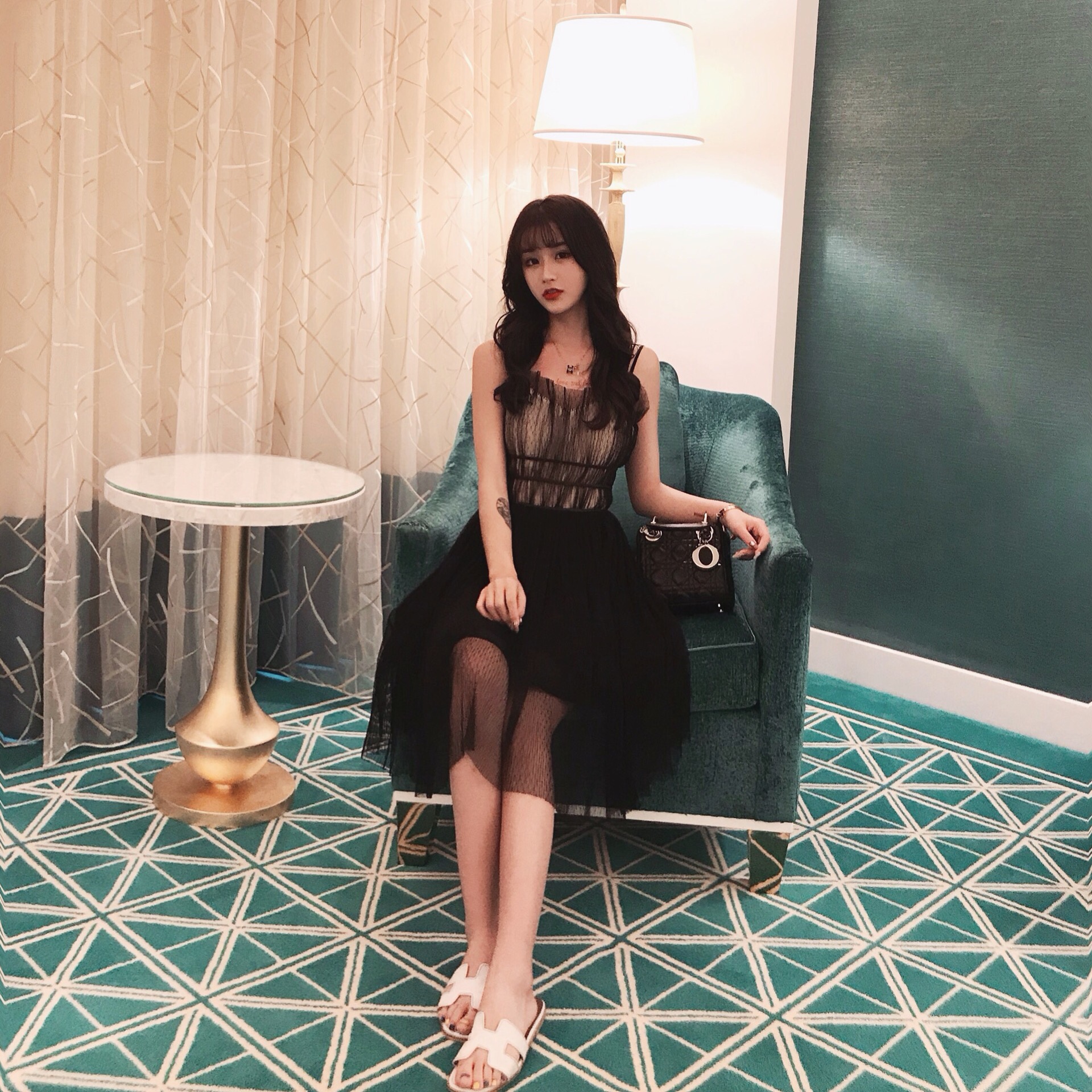 我以为你是拍照的 27天前 感觉裙子不适合你 生日快乐 生日快乐芊总