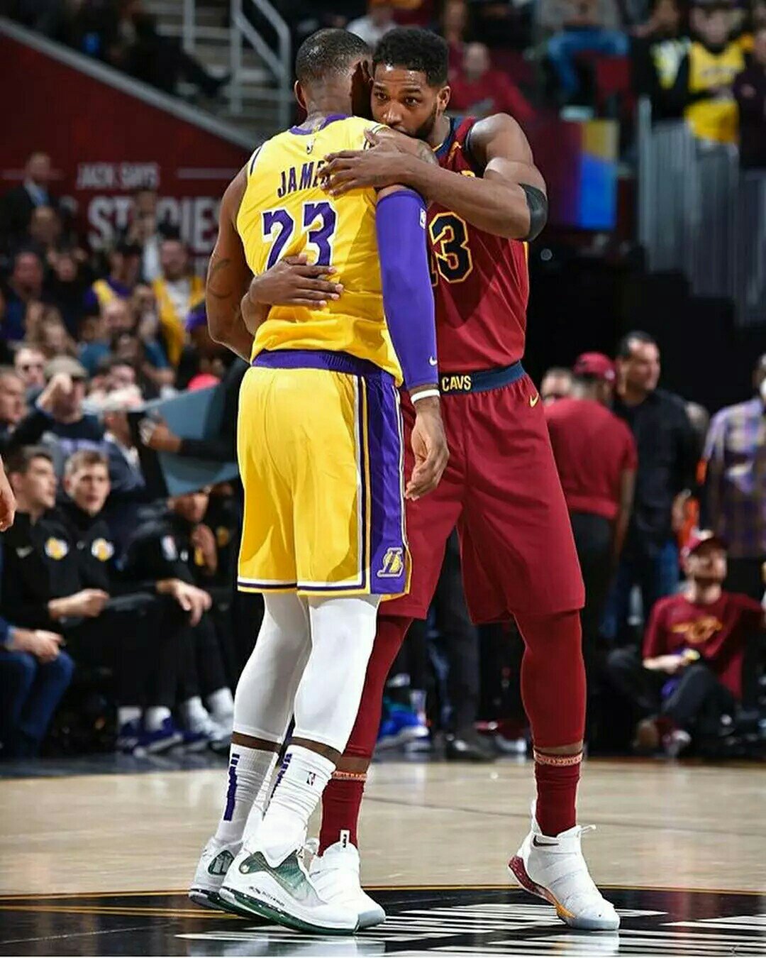 你为克利夫兰带来的激情与欢乐你是阿克伦之子克利夫兰永恒的传奇忘掉