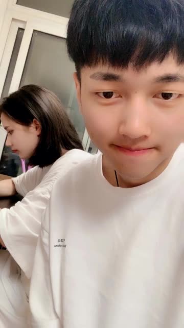 宥佳(雪心专属男友)(o437679593) @余三桂(o3984455)  1.